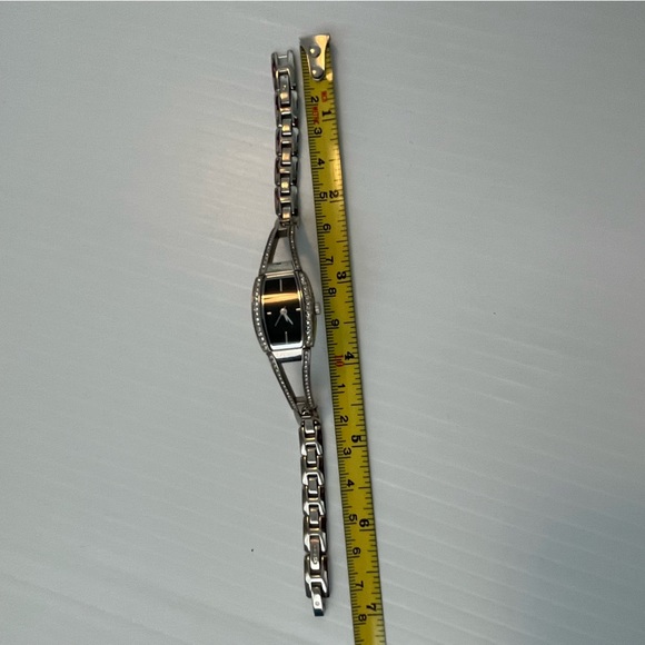 Guess silver colored chain link hardware **needs new battery - Picture 7 of 7